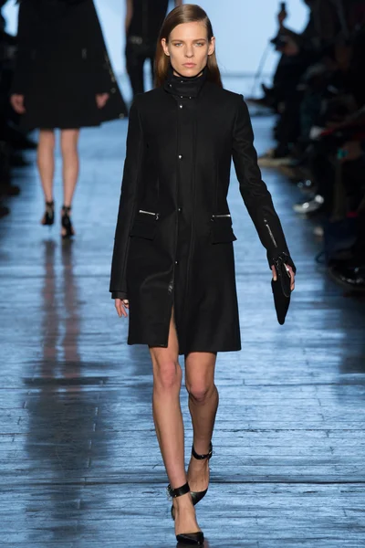 Look 16